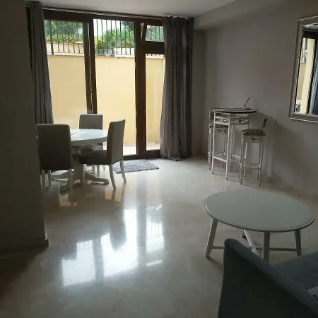 Casa Amarillo Marbella